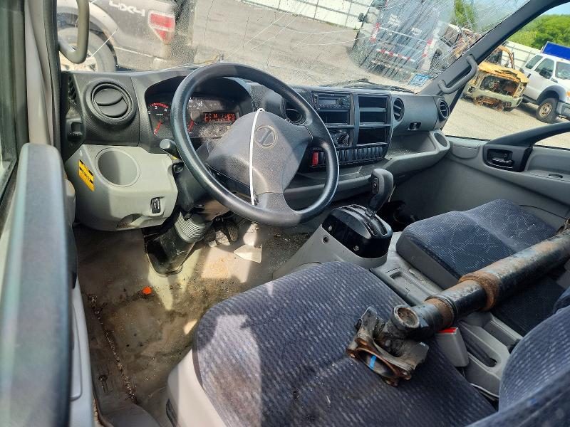 2019 Hino 155 VIN JHHYDM1H7KK007812 COPART salvage auction — ROOF, MA - CERT OF TITLE-SALVAGE, sold $300 on 2026-07-29 (photo 8)