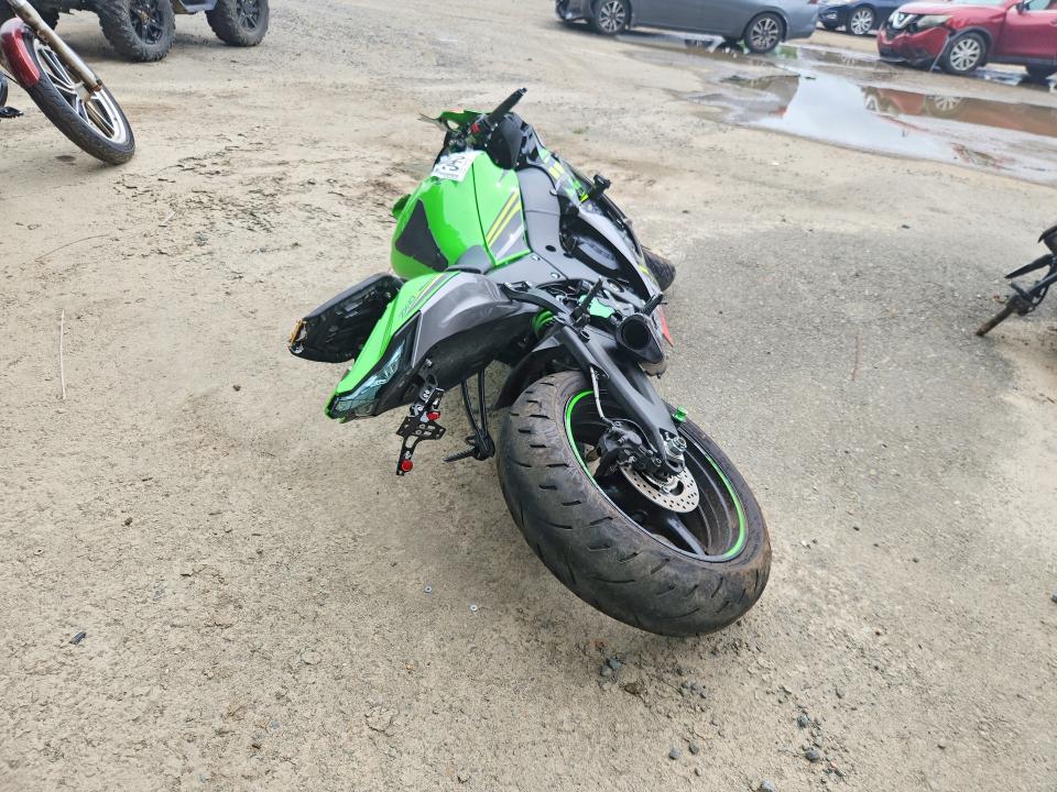 2019 Kawasaki Zx VIN JKBZXVE1XKA001354 COPART salvage auction — ROLLOVER, LA - CERT OF TITLE-SALVAGE, sold $275 on 2026-07-30 (photo 4)