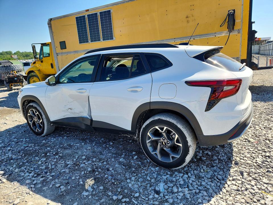 2025 Chevrolet Trax VIN KL77LHEP5SC097219 COPART salvage auction — SIDE, Il - Salvage Certificate, sold $8,500 on 2026-07-15 (photo 2)