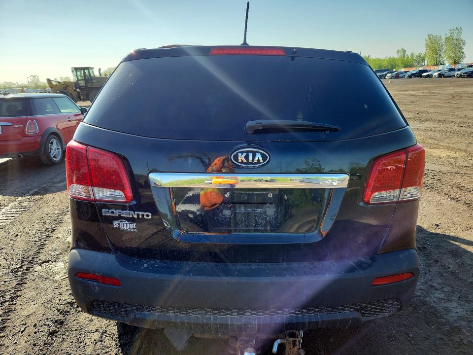 2011 Kia Sorento VIN 5XYKT3A1XBG092515 COPART salvage auction — BURN, Qc - Irrecuperable, sold $375 on 2026-07-28 (photo 6)