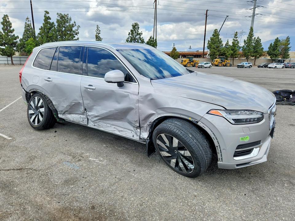 2023 Volvo Xc90 VIN YV4H60CA3P1932216 COPART salvage auction — ALL OVER, CA - SALVAGE CERTIFICATE, sold $19,000 on 2026-07-16 (photo 4)