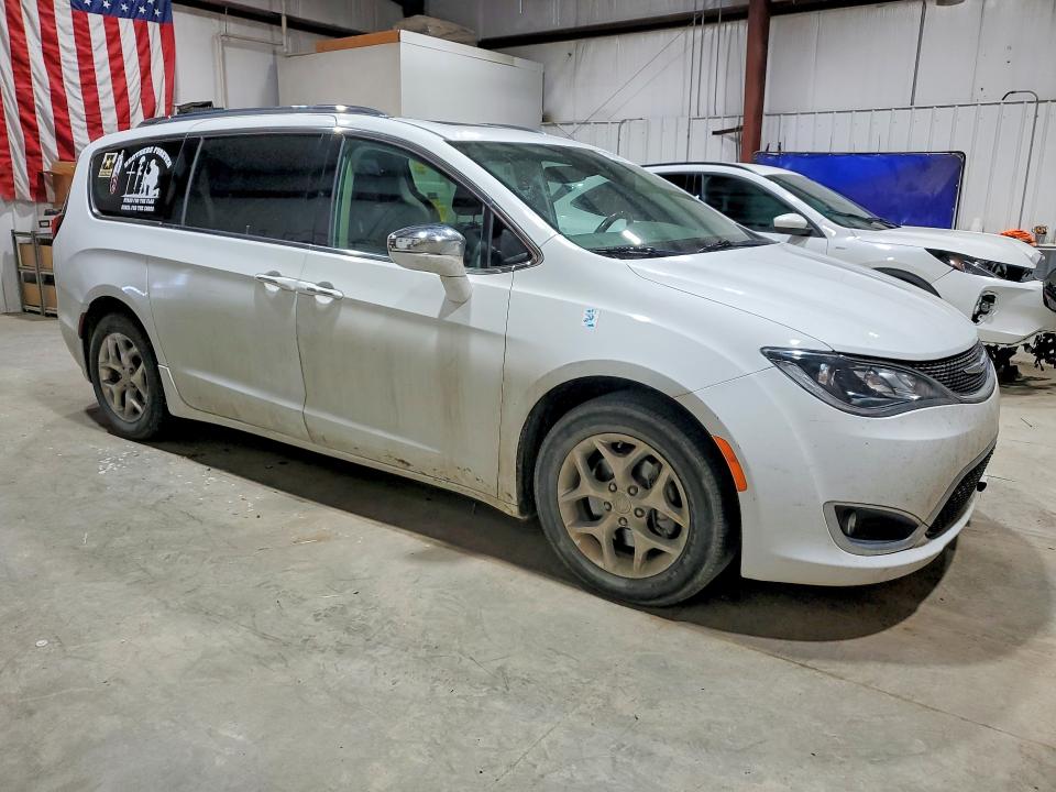 2018 Chrysler Pacifica VIN 2C4RC1GG8JR185395 COPART salvage auction — FRONT END, MT, sold $1,800 on 2026-08-31 (photo 4)