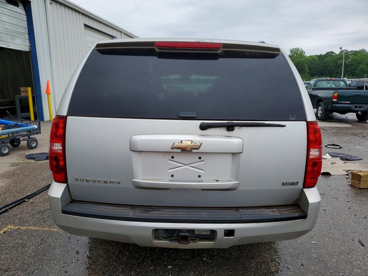 2010 Chevrolet Suburban VIN 1GNUCHE06AR193419 COPART salvage auction — Mechanical, AL - CERT OF TITLE-SALVAGE TITLE, sold $775 on 2026-07-09 (photo 6)