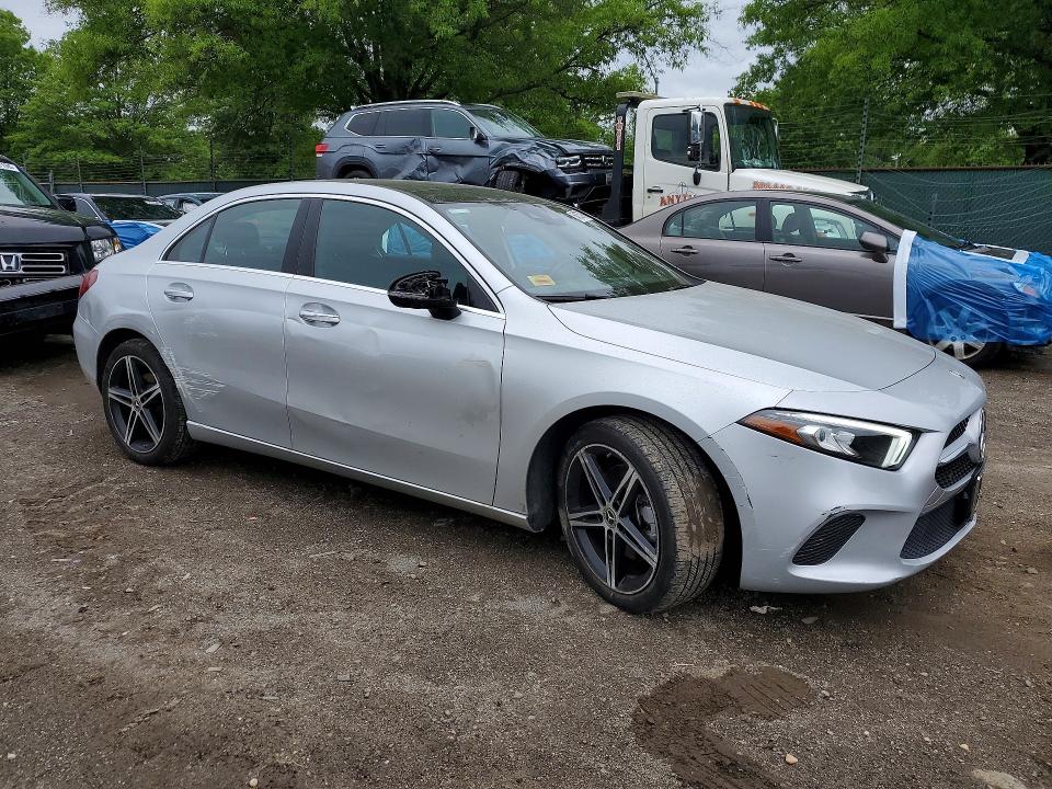 2020 Mercedes-benz A-class VIN W1K3G4FB2LJ203551 COPART salvage auction — SIDE, Md - Cert Of Salvage > 75% Damage, sold $8,300 on 2026-07-07 (photo 4)