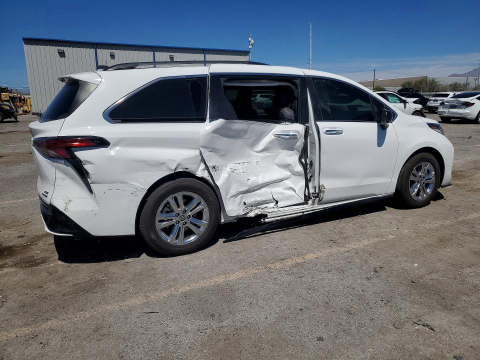 2022 Toyota Sienna VIN 5TDDSKFC1NS057496 COPART salvage auction — SIDE, Nv - Salvage Title, sold $1,100 on 2026-07-21 (photo 3)