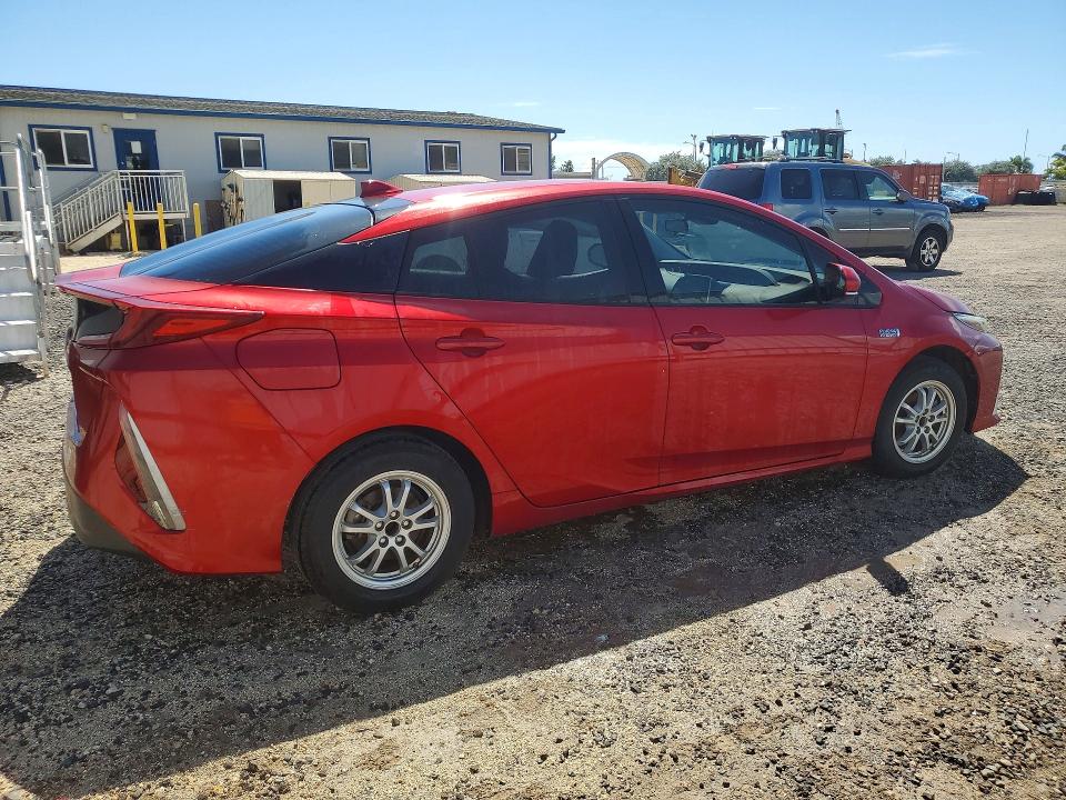 2018 Toyota Prius VIN JTDKARFP3J3095796 COPART salvage auction — SIDE, Hi - Certificate Of Salvage, sold $3,500 on 2026-07-27 (photo 3)