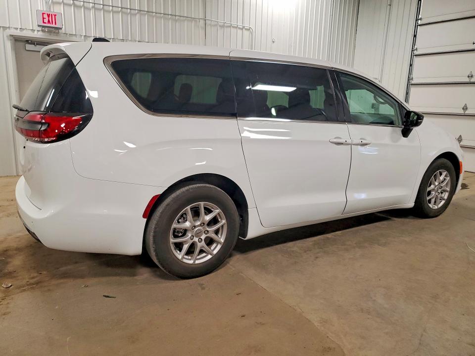 2024 Chrysler VIN 2C4RC1BG7RR122906 COPART salvage auction — HAIL, Mn - Cert Of Title-Salvage, sold $13,600 on 2026-07-02 (photo 3)