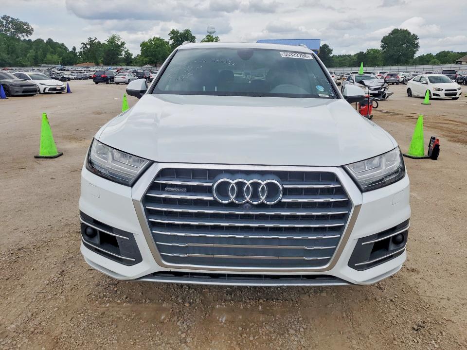 2017 Audi Q7 VIN WA1LAAF7XHD034787 COPART salvage auction — MINOR DENT/SCRATCHES, Mo - Certificate Of Title (P), sold $6,500 on 2026-07-10 (photo 5)