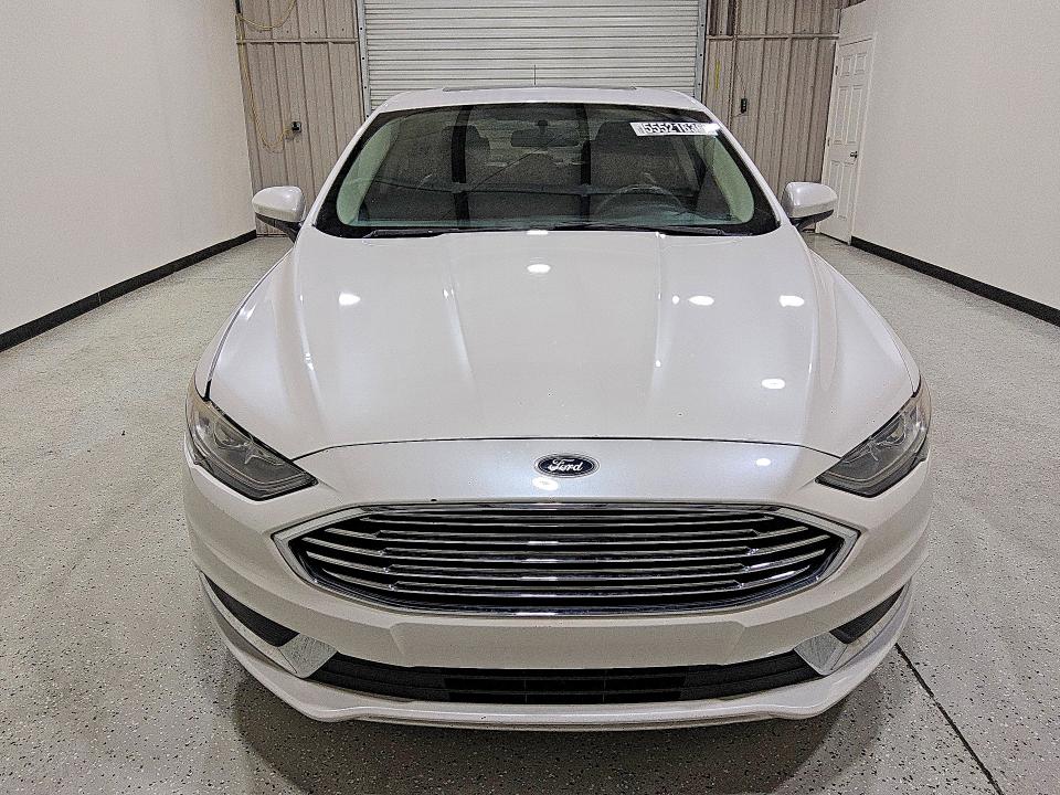 2017 Ford Fusion VIN 3FA6P0HD8HR364004 COPART salvage auction — MINOR DENT/SCRATCHES, Fl - Certificate Of Title, sold $2,400 on 2026-07-09 (photo 5)