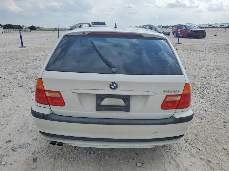 2000 BMW 3er VIN WBAAR3348YJM00434 COPART salvage auction — ALL OVER, Tx - Nonrepairable Title, sold $100 on 2026-08-20 (photo 6)
