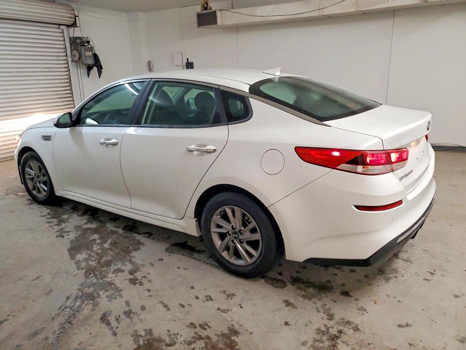 2020 Kia Optima VIN 5XXGT4L37LG432672 COPART salvage auction — MINOR DENT/SCRATCHES, Wa - Vehicle Cert Of Ownership-Titl, sold $225 on 2026-07-27 (photo 2)
