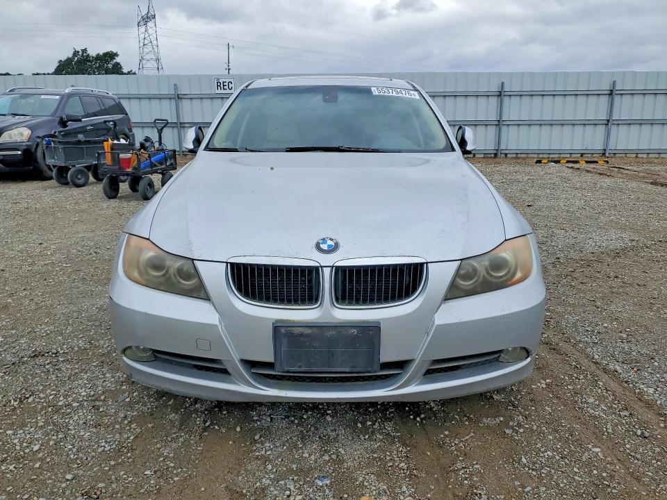 2006 BMW 3er VIN WBAVB13526KX38728 COPART salvage auction — MINOR DENT/SCRATCHES, Ca - Dis/Dlr/Exp Only Clean Title, sold $500 on 2026-07-10 (photo 5)