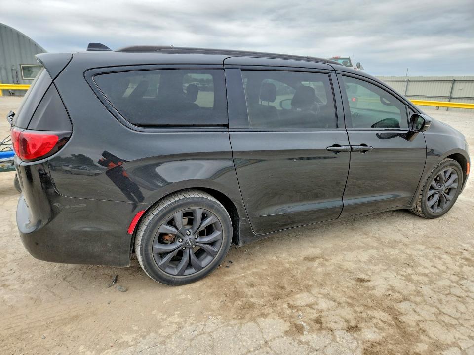 2018 Chrysler Pacifica VIN 2C4RC1GG4JR194420 COPART salvage auction — HAIL, Ks - Cert Of Title-Salvage, sold $3,150 on 2026-07-22 (photo 3)