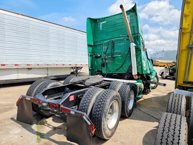 2019 Volvo Vnl VIN 4V4NC9EH0KN219793 COPART salvage auction — ROLLOVER, LA - CERT OF TITLE-SALVAGE, sold $11,400 on 2026-07-09 (photo 4)