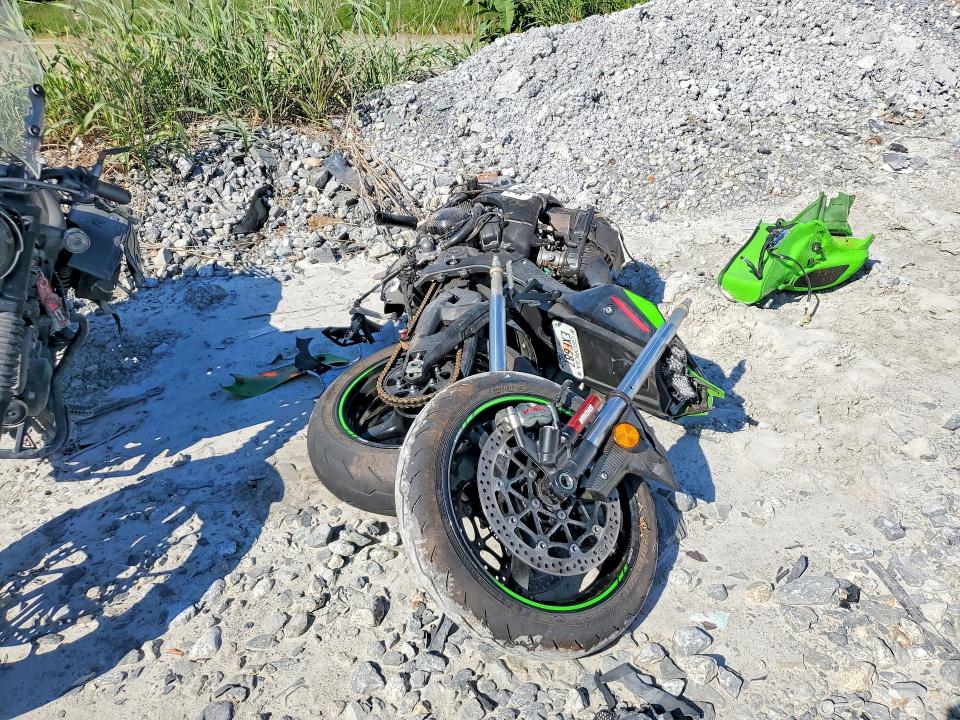 2021 Kawasaki Zx VIN JKBZXVL10MA000736 COPART salvage auction — FRONT END, Ga - Cert Of Title-Salvage, sold $60 on 2026-07-30 (photo 4)