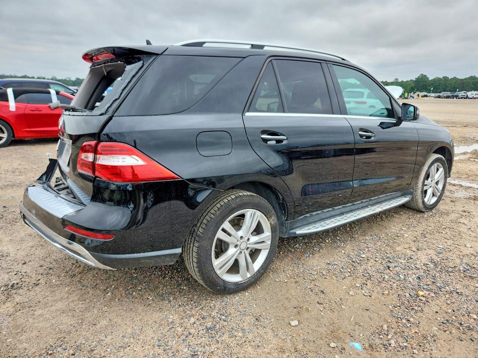 2013 Mercedes-benz VIN 4JGDA5JB8DA203760 COPART salvage auction — REAR END, Tx - Salvage Vehicle Title, sold $3,950 on 2026-07-10 (photo 3)