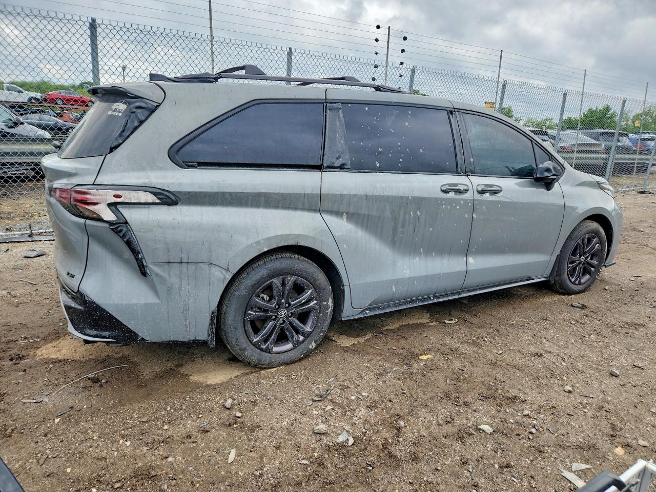 2025 Toyota Sienna VIN 5TDDSKFC0SS171081 COPART salvage auction — Burn, MD - CERT OF SALVAGE > 75% DAMAGE, sold $32,250 on 2026-06-30 (photo 3)