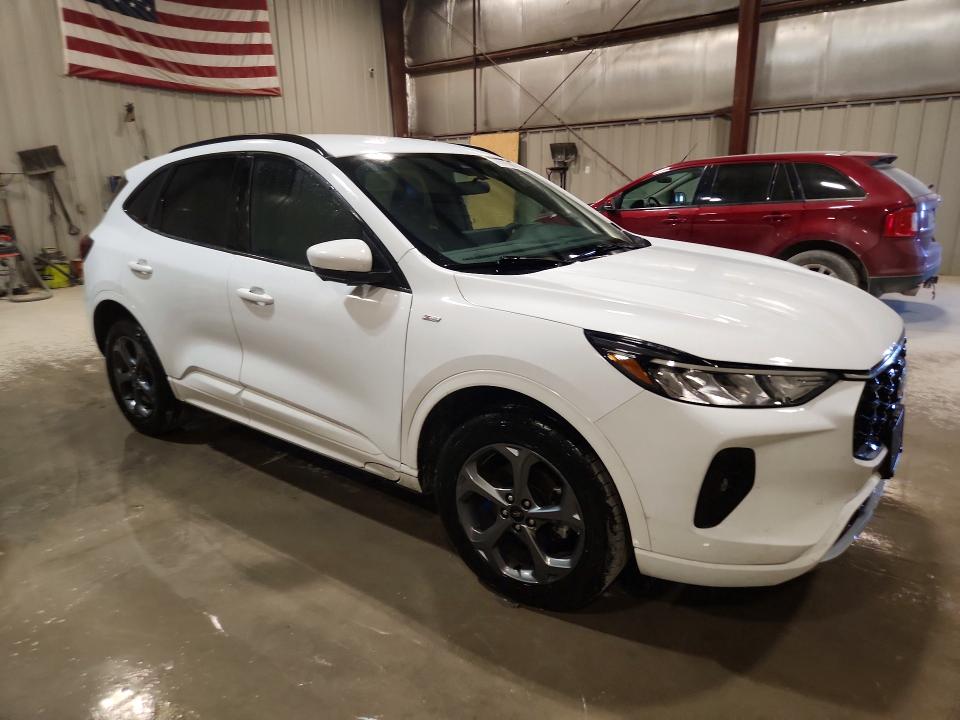 2023 Ford Escape VIN 1FMCU9NA3PUA32169 COPART salvage auction — MECHANICAL, Wi - Certificate Of Title, sold $7,800 on 2026-07-28 (photo 4)