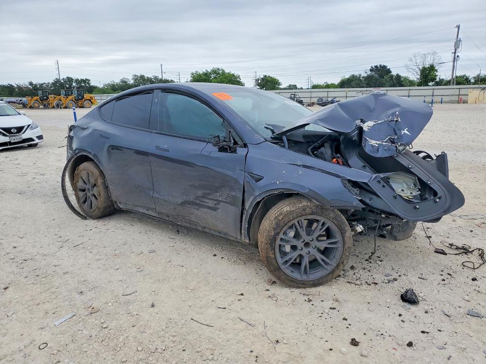 2024 Tesla Model y VIN 7SAYGDEDXRA331457 COPART salvage auction — FRONT END, Tx - Salvage Vehicle Title, sold $3,500 on 2026-07-02 (photo 4)
