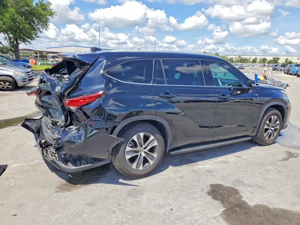 2022 Toyota VIN 5TDGZRAH4NS540484 COPART salvage auction — REAR END, Fl - Cert Of Title Slvg Rebuildable, sold $12,100 on 2026-07-14 (photo 3)