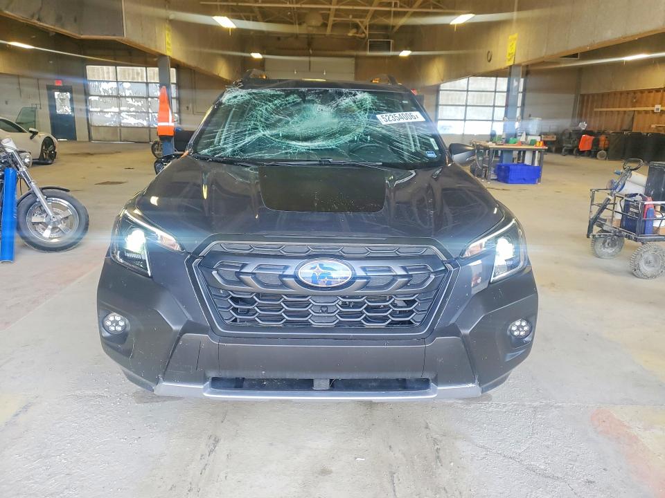 2023 Subaru Forester VIN JF2SKALC0PH486630 COPART salvage auction — ROOF, IN - CERT OF TITLE-SALVAGE TITLE, sold $10,000 on 2026-07-24 (photo 5)