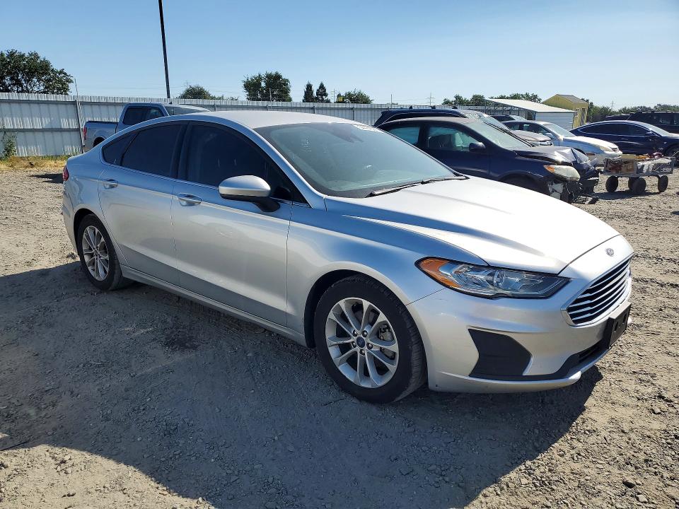 2019 Ford Fusion VIN 3FA6P0HD3KR135785 COPART salvage auction — NORMAL WEAR, Ca - Dis/Dlr/Exp Only Clean Title, sold $1,200 on 2026-07-23 (photo 4)