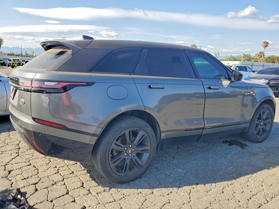2018 Land rover RANGE ROVER VIN SALYB2RX3JA775972 COPART salvage auction — NORMAL WEAR, CA - DIS/DLR/EXP ONLY CLEAN TITLE, sold $8,200 on 2026-07-30 (photo 3)