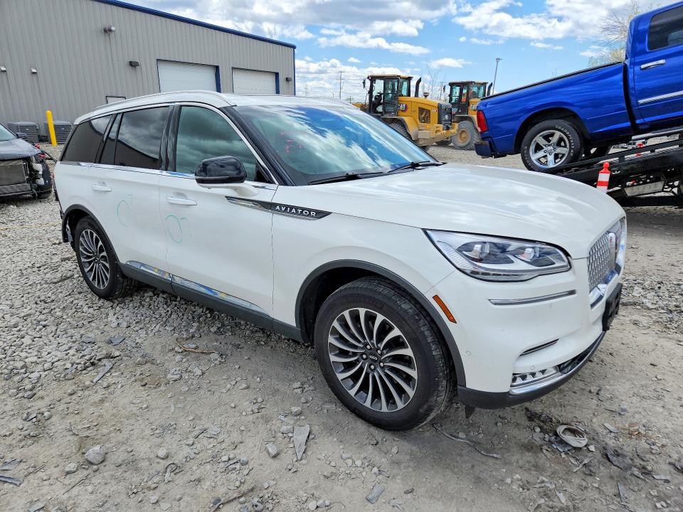 2024 Lincoln Aviator VIN 5LM5J7XC0RGL04387 COPART salvage auction — REAR END, Id - Salvage Certificate Of Title, sold $10,000 on 2026-07-27 (photo 4)