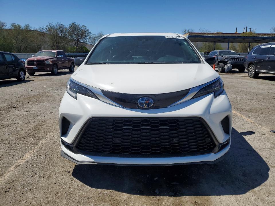2022 Toyota Sienna VIN 5TDDSKFC1NS057496 COPART salvage auction — SIDE, Nv - Salvage Title, sold $1,100 on 2026-07-21 (photo 5)