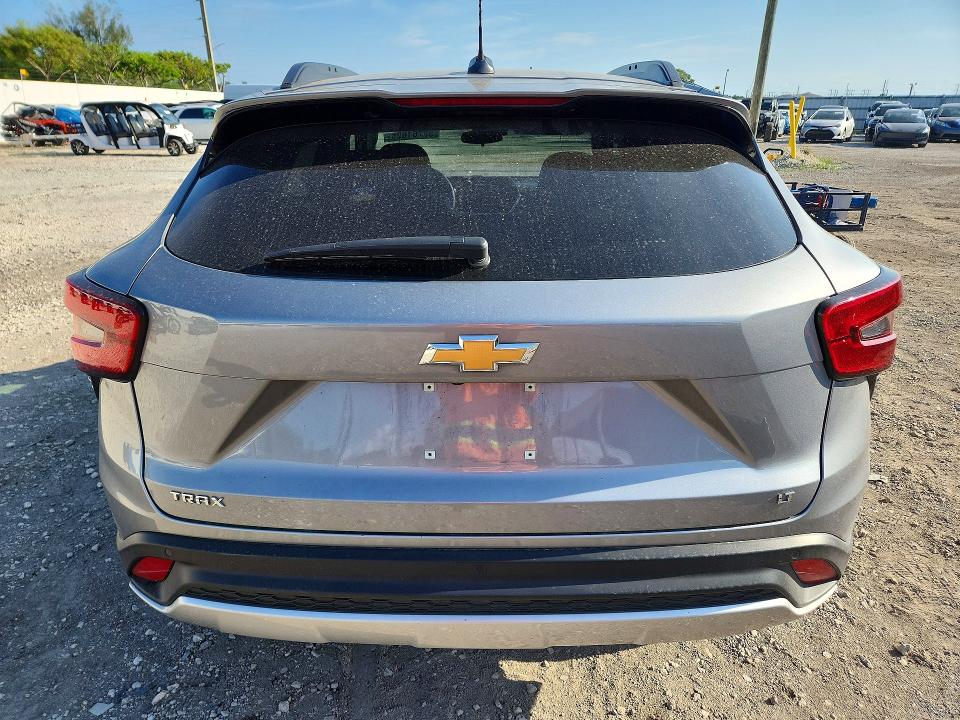 2024 Chevrolet Trax VIN KL77LHE2XRC177758 COPART salvage auction — FRONT END, FL - CERT OF TITLE SLVG REBUILDABLE, sold $2,100 on 2026-07-22 (photo 6)