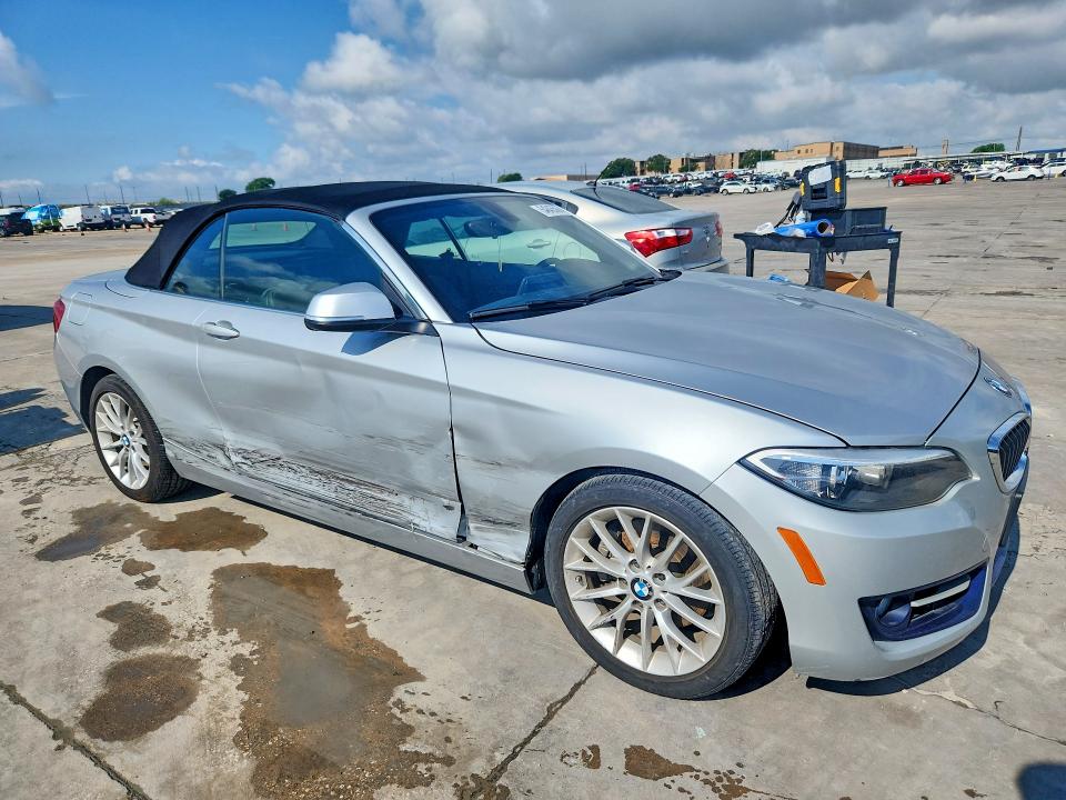 2016 BMW 2er VIN WBA1K9C52GV321946 COPART salvage auction — SIDE, Tx - Salvage Vehicle Title, sold $400 on 2026-07-27 (photo 4)