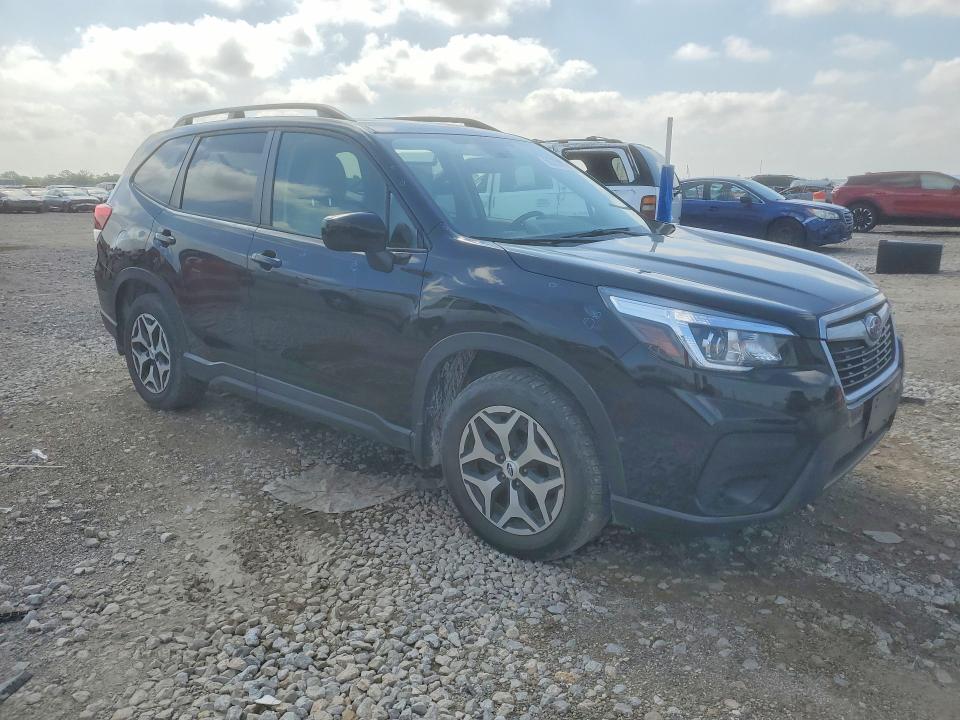 2019 Subaru Forester VIN JF2SKAEC1KH458504 COPART salvage auction — MINOR DENT/SCRATCHES, Tx - Salvage Vehicle Title, sold $2,650 on 2026-07-30 (photo 4)