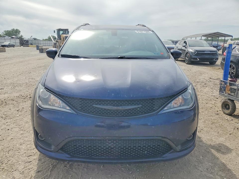 2018 Chrysler Pacifica VIN 2C4RC1EGXJR321822 COPART salvage auction — HAIL, Ks - Cert Of Title-Salvage, sold $5,200 on 2026-07-02 (photo 5)