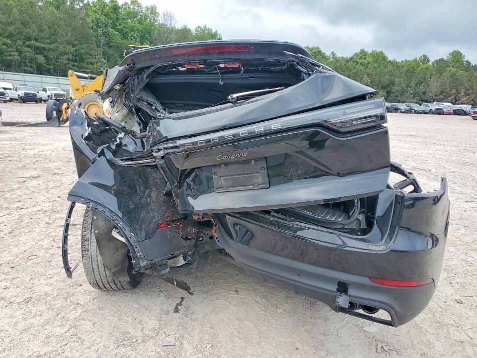 2023 Porsche Cayenne VIN WP1AA2AY8PDA04557 COPART salvage auction — ROLLOVER, VA - CERT OF TITLE - SALVAGE, sold $5,500 on 2026-07-20 (photo 6)