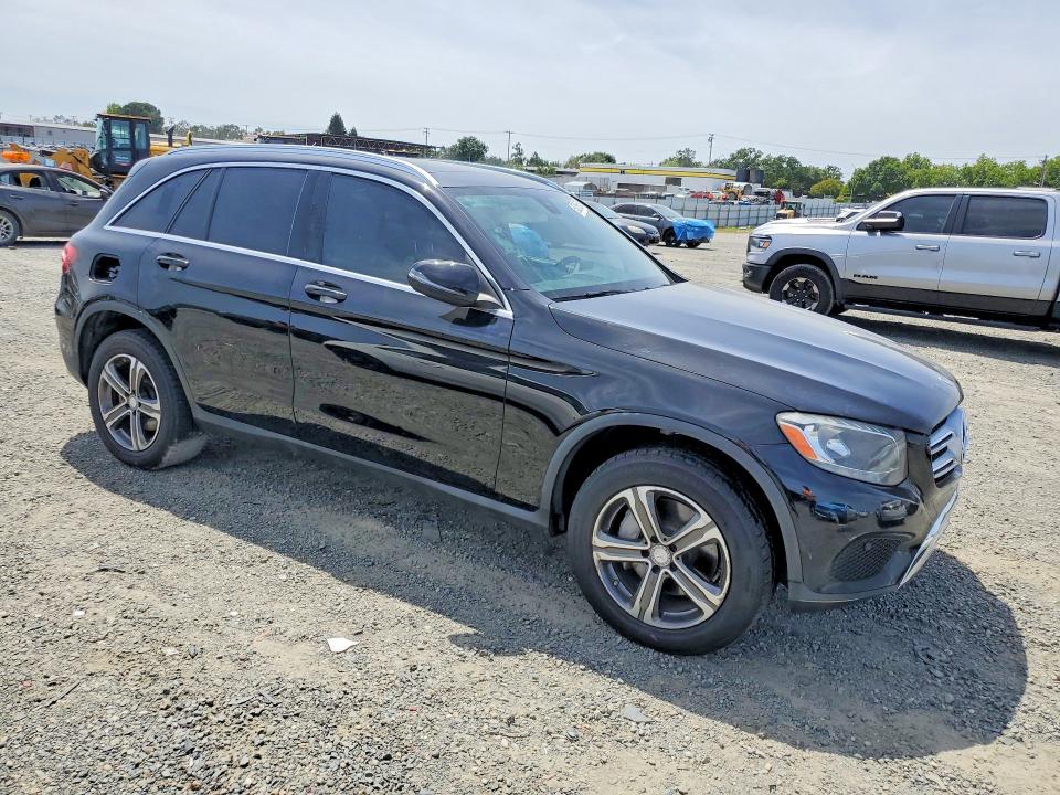 2016 Mercedes-benz Glc class VIN WDC0G4JB9GF114390 COPART salvage auction — MINOR DENT/SCRATCHES, FL - DIS/DLR/EXP ONLY CLEAN TITLE, sold $5,700 on 2026-07-30 (photo 4)