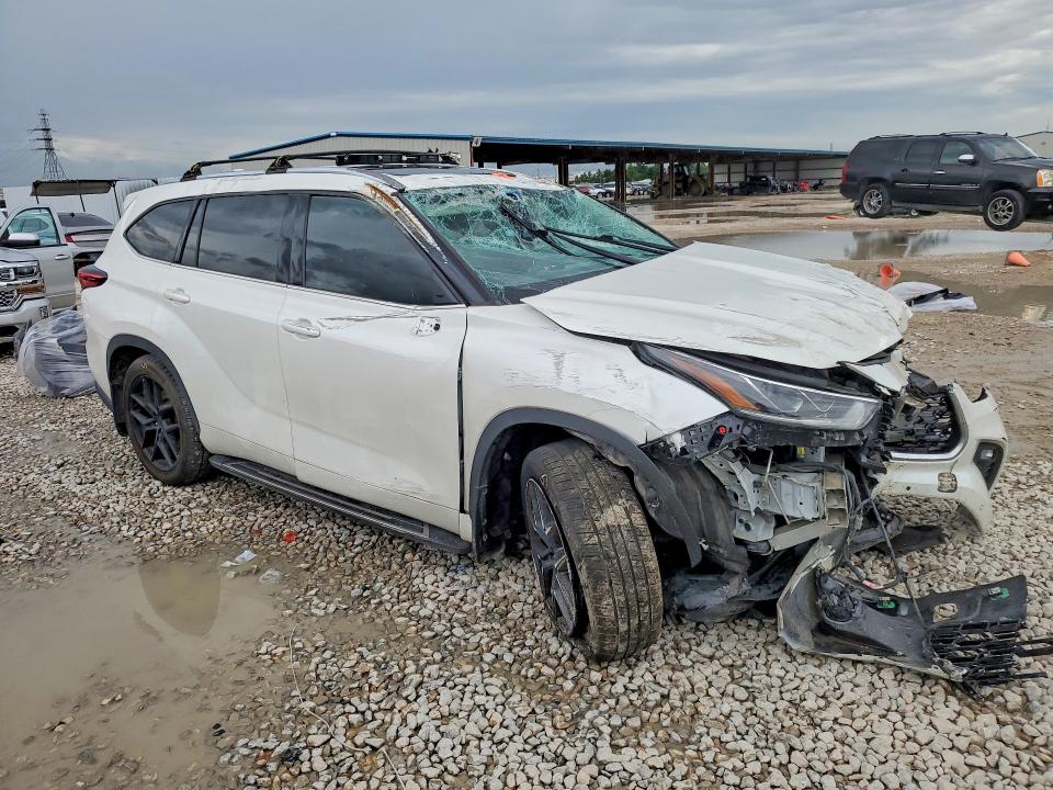 2020 Toyota Highlander VIN 5TDYZRAH9LS023988 COPART salvage auction — FRONT END, TX - SALVAGE VEHICLE TITLE (P), sold $225 on 2026-07-24 (photo 4)