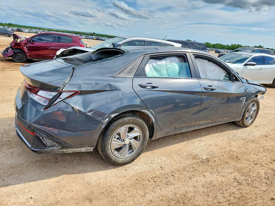 2025 Hyundai VIN KMHLL4DG4SU971142 COPART salvage auction — ROLLOVER, Tx - Nonrepairable Title, sold $1,050 on 2026-07-23 (photo 3)