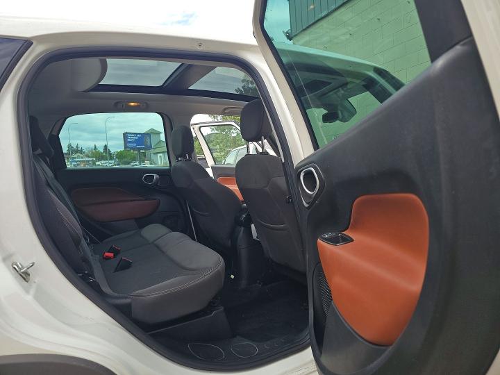 2015 Fiat 500 VIN ZFBCFADH2FZ033879 COPART salvage auction — MECHANICAL, Ab - Oop - Active, sold $1,050 on 2026-07-07 (photo 6)