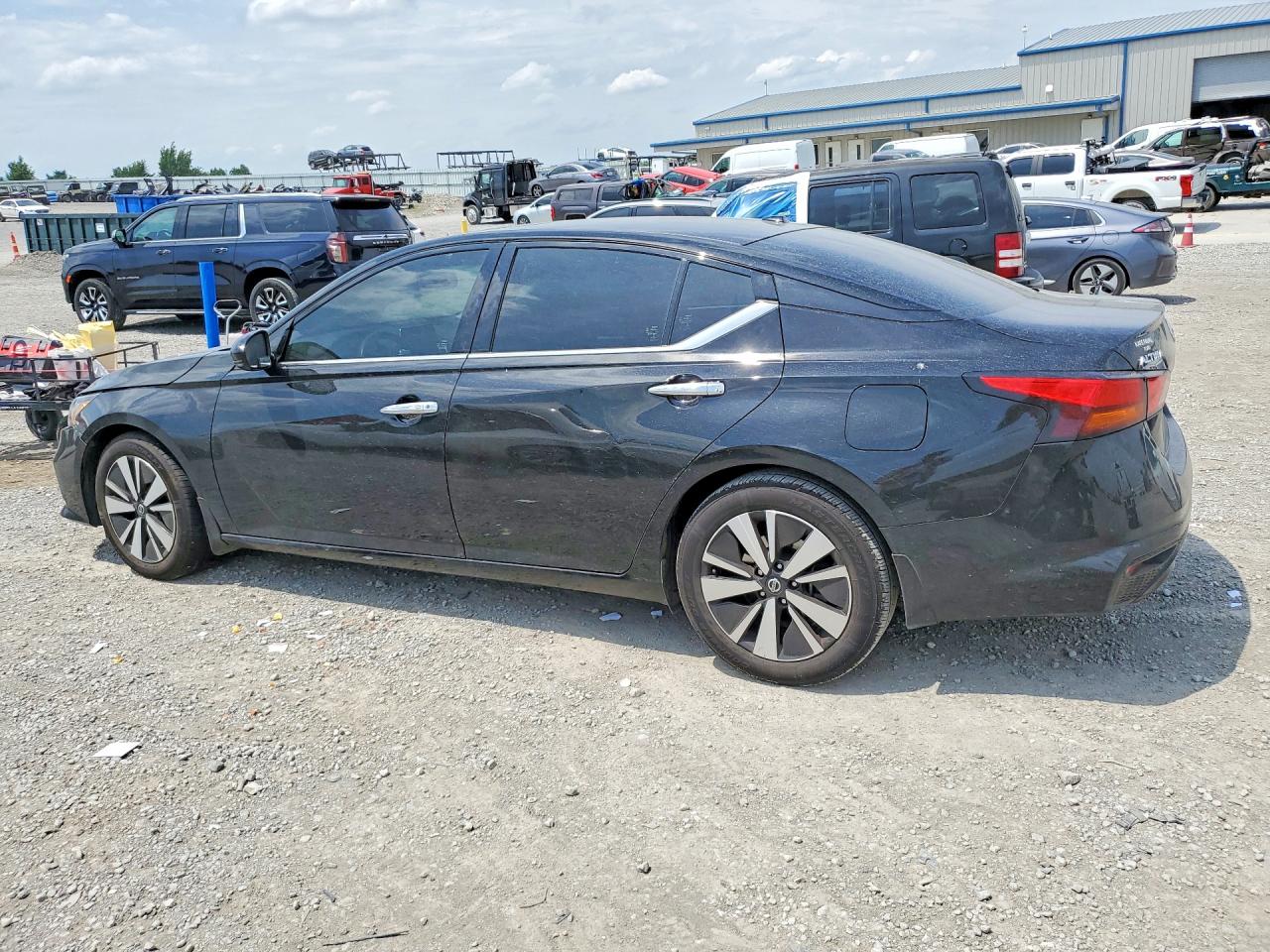 2020 Nissan Altima VIN 1N4BL4EV8LN305402 COPART salvage auction — Front End, KY - CERT OF TITLE-SALVAGE, sold $3,500 on 2026-07-09 (photo 2)