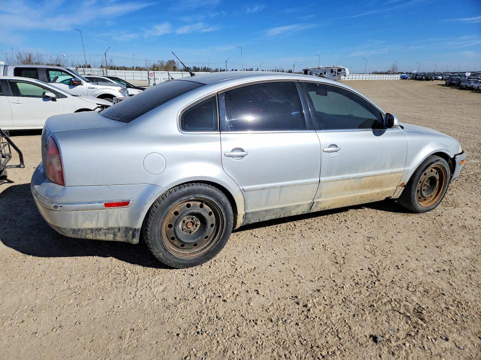 2005 Volkswagen Passat VIN WVWAE63B25P028645 COPART salvage auction — FRONT END, AB - BOS - SALVAGE, sold $400 on 2026-07-02 (photo 3)
