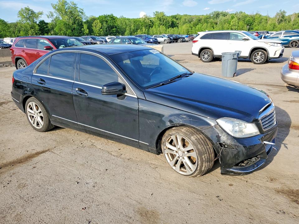 2013 Mercedes-benz C-klasse VIN WDDGF8AB3DA873999 COPART salvage auction — FRONT END, Salvage Title, sold $800 on 2026-08-11 (photo 7)