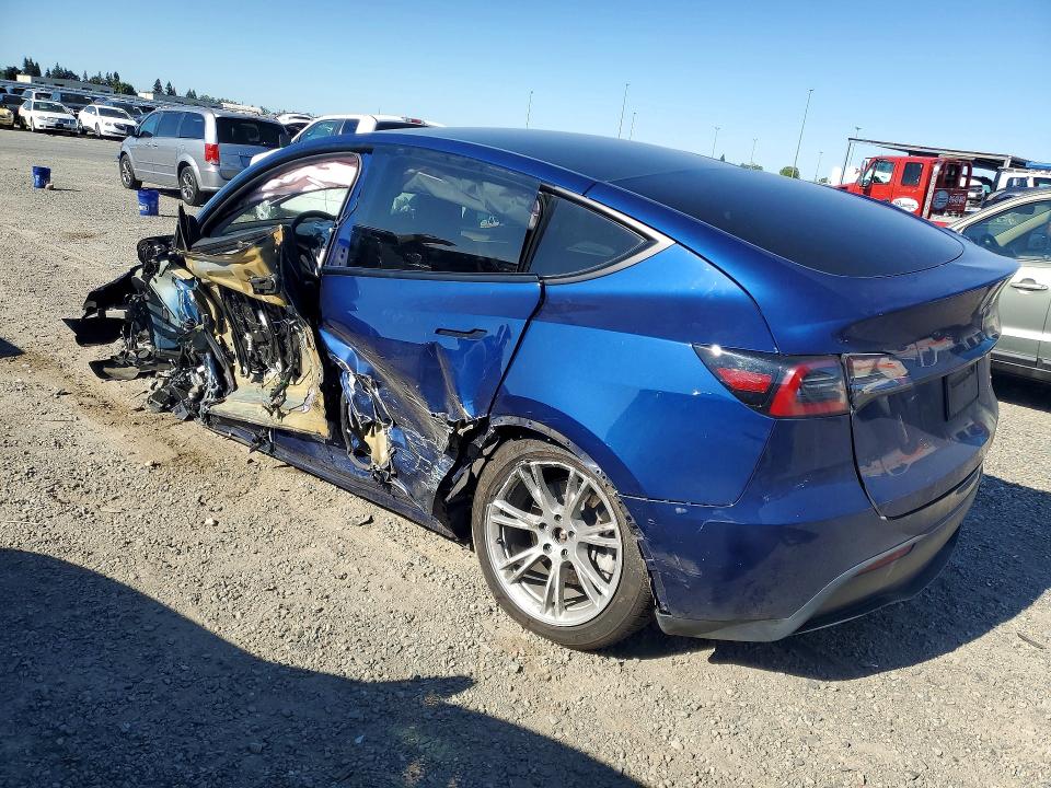 2024 Tesla Model y VIN 7SAYGDEE9RF983496 COPART salvage auction — FRONT END, Ca - Salvage Certificate, sold $2,550 on 2026-07-02 (photo 2)