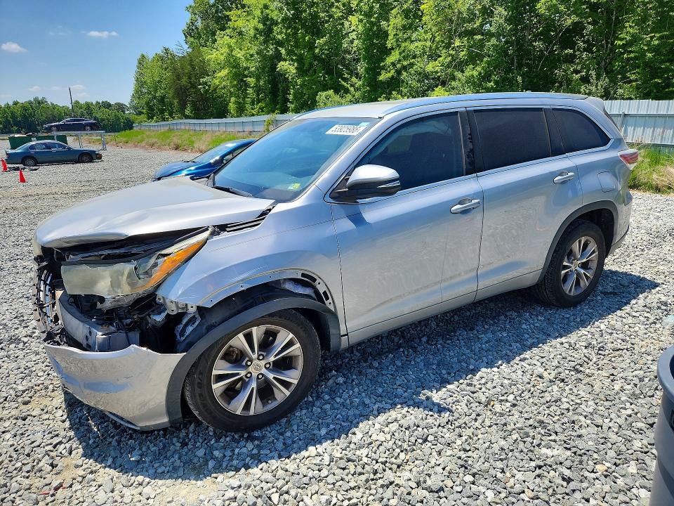 2015 Toyota Highlander VIN 5TDKKRFH6FS091852 COPART salvage auction — FRONT END, Nc - Salvage Certificate Of Title, sold $2,300 on 2026-07-22 (photo 1)