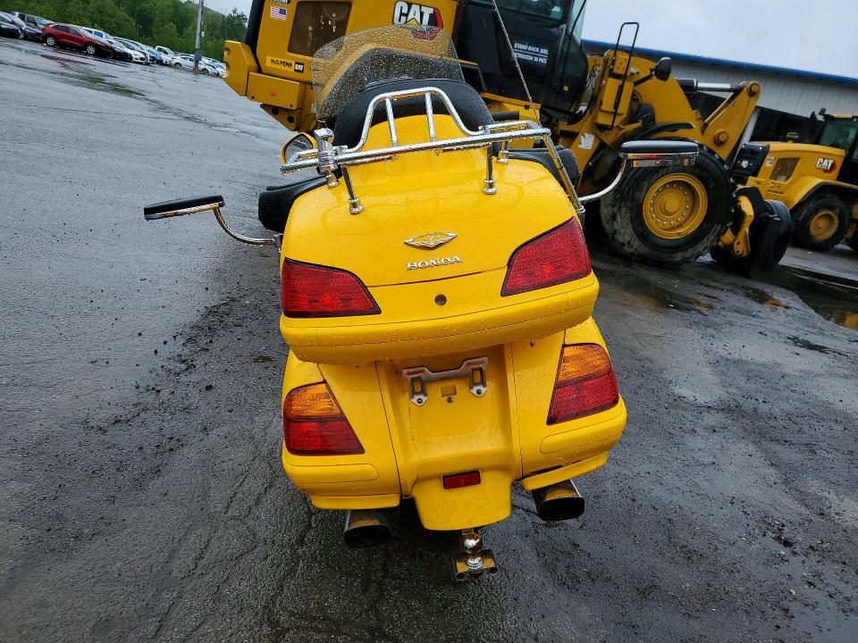 2005 Honda Gl1800 VIN 1HFSC47065A406045 COPART salvage auction — SIDE, Id - Salvage Certificate Of Title, sold $1,650 on 2026-07-02 (photo 4)