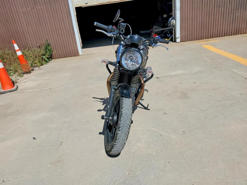 2023 Triumph VIN SMTD31G72PTBL5771 COPART salvage auction — FRONT END, Sd - Cert Of Title-Salvage, sold $1,000 on 2026-07-02 (photo 2)