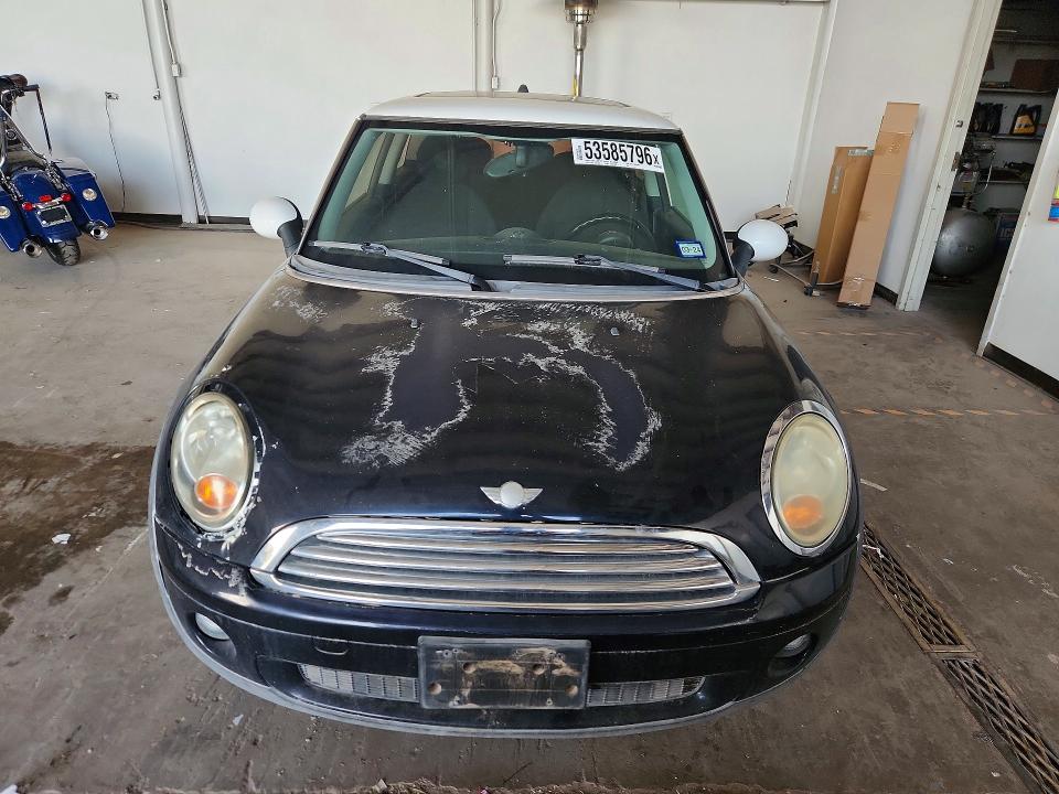 2007 Mini Hardtop VIN WMWMF335X7TT50315 COPART salvage auction — REAR END, Tx - Salvage Vehicle Title, sold $750 on 2026-07-06 (photo 5)