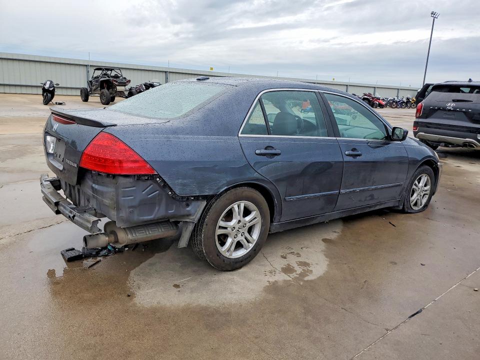 2007 Honda Accord VIN 1HGCM56807A151664 COPART salvage auction — REAR END, TX - SALVAGE VEHICLE TITLE, sold $225 on 2026-07-09 (photo 3)
