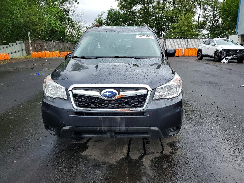 2015 Subaru Forester VIN JF2SJAGC2FH508963 COPART salvage auction — ROLLOVER, Or - Salvage Title Certificate, sold $1,600 on 2026-07-06 (photo 5)