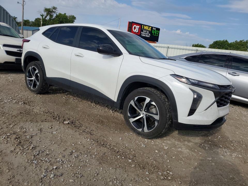 2024 Chevrolet Trax VIN KL77LGE21RC143928 COPART salvage auction — HAIL, Ks - Cert Of Title-Salvage, sold $9,100 on 2026-07-22 (photo 4)