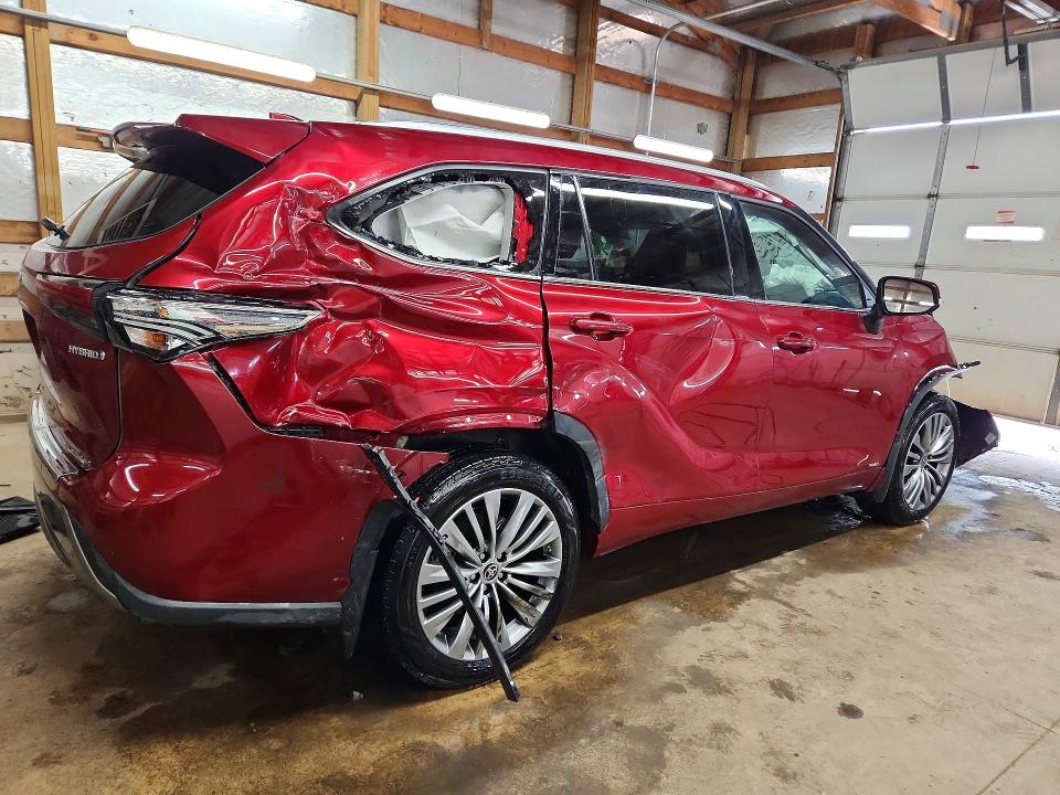 2022 Toyota Highlander VIN 5TDEBRCH8NS073482 COPART salvage auction — FRONT END, Il - Salvage Certificate, sold $6,700 on 2026-07-06 (photo 3)
